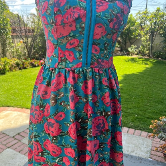 Swoon Boutique Blue and Pink Sundress Sleeveless Sweetheart - Picture 1 of 7